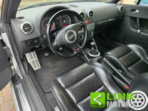 Image 9/10 of Audi TT 1.8 T quattro (2000)