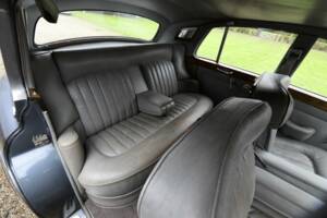 Image 26/50 of Bentley S 3 (1964)