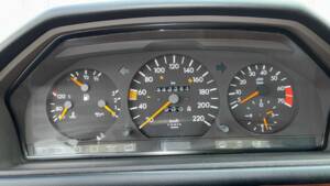 Immagine 11/33 di Mercedes-Benz 230 E (1992)