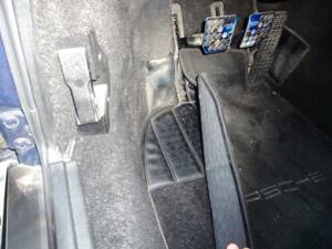 Bild 26/42 von Porsche 911 Carrera 4 (WTL) (1991)