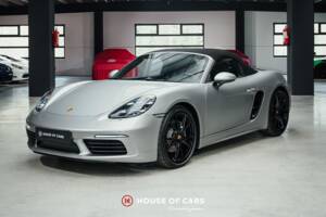 Image 2/25 of Porsche 718 Boxster (2023)