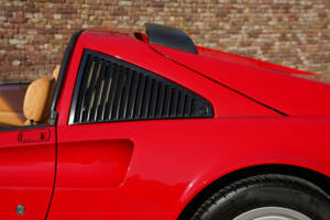 Image 38/50 de Ferrari 328 GTS (1989)