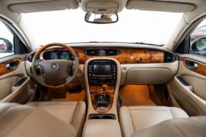Bild 14/32 von Jaguar XJ 8 3.5 (2005)