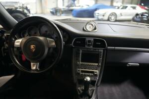 Image 12/15 of Porsche 911 Carrera S (2004)