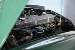 Image 30/41 of MG MGC (1969)