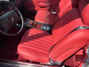 Image 18/43 de Mercedes-Benz 350 SLC (1974)