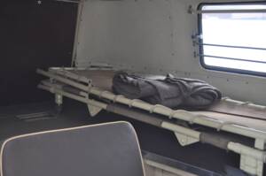 Image 17/31 of Volkswagen T1 minibus (1962)