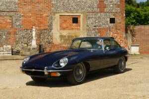 Image 10/35 de Jaguar E-Type (1968)