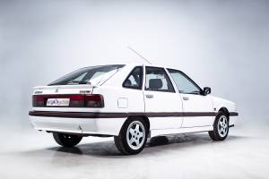 Bild 9/29 von Renault R 21 TXI (1992)