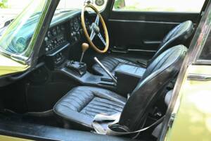 Image 33/39 of Jaguar E-Type (2+2) (1970)