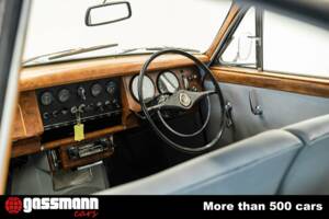 Image 10/15 of Daimler V8-250 (1969)