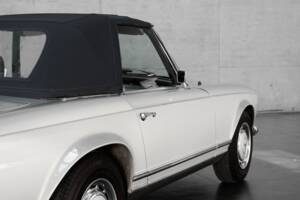 Image 36/50 de Mercedes-Benz 280 SL (1970)
