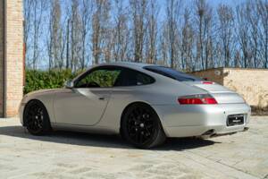 Image 6/50 of Porsche 911 Carrera 4 (1999)