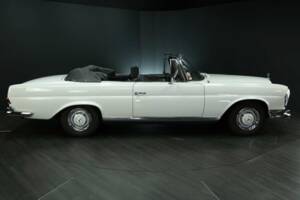 Image 7/30 of Mercedes-Benz 250 SE (1966)