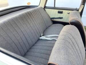 Image 11/16 de Mercedes-Benz 220 b (1964)