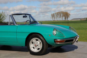 Image 45/50 of Alfa Romeo 1750 Spider Veloce (1969)