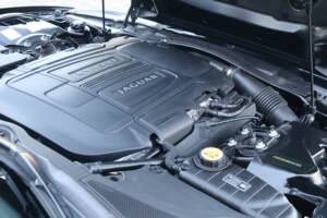 Image 14/50 of Jaguar XKR (2010)