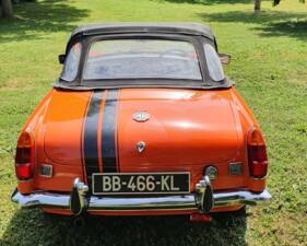 Bild 5/8 von MG MGB Lightweight Rennwagen (1972)