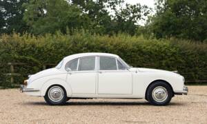 Image 2/50 of Jaguar Mk II 2.4 (1967)