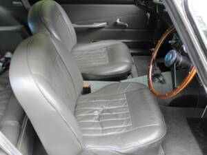 Image 9/19 of Aston Martin DB 4 (1961)