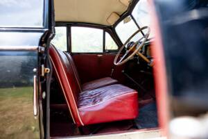 Image 31/36 of Morris Minor 1000 (1956)