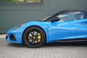 Image 9/50 of Lotus Emira "First Edition" (2022)
