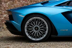 Image 37/50 of Lamborghini Aventador S (2018)