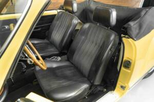 Bild 9/19 von Volkswagen Karmann Ghia 1500 (1971)