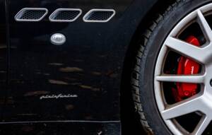 Bild 29/50 von Maserati GranTurismo 4.2 (2008)