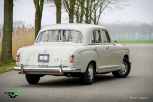 Bild 38/44 von Mercedes-Benz 220 S (1958)