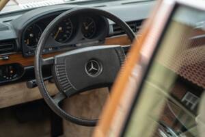 Image 24/81 of Mercedes-Benz 280 SE (1979)