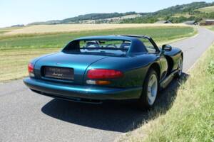 Image 22/35 of Dodge Viper RT/10 (1994)