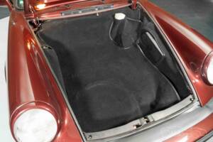 Image 18/19 of Porsche 911 Carrera 3.2 (1984)