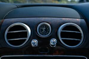 Image 21/38 of Bentley Continental GTC V8 (2013)