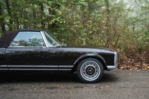 Image 11/28 of Mercedes-Benz 280 SL (1971)