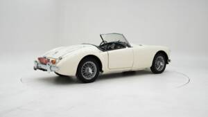Image 2/15 of MG MGA 1600 (1962)