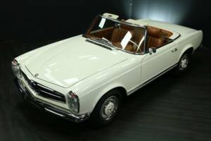 Image 45/50 of Mercedes-Benz 230 SL (1965)