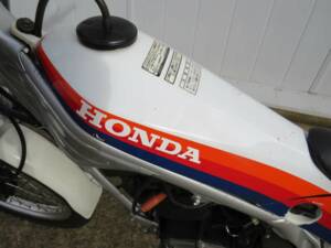 Image 11/33 of Honda TLR 250 (1986)