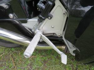 Image 25/44 of Norton F1 (1990)