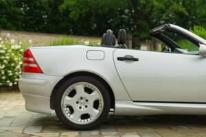 Obraz 27/50 pojazdu Mercedes-Benz SLK 230 Kompressor (1997)