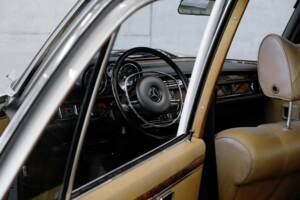 Immagine 21/50 di Mercedes-Benz 300 SEL 6.3 (1968)
