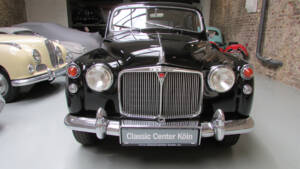 Image 21/26 of Rover 110 (1964)