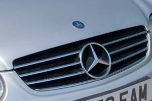 Image 24/50 of Mercedes-Benz CLK 55 AMG (2003)
