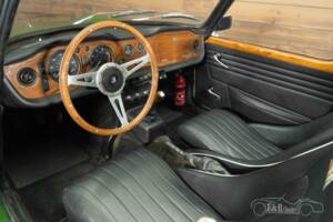Immagine 2/19 di Triumph TR 250 (1967)