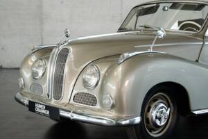 Immagine 4/50 di BMW 502 Baur (1955)