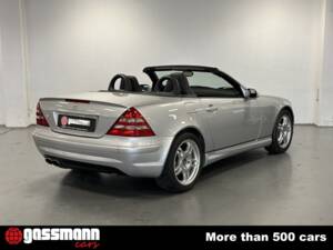 Image 7/15 of Mercedes-Benz SLK 32 AMG (2001)