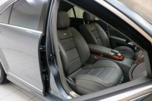 Bild 8/18 von Mercedes-Benz S 63 AMG (2007)