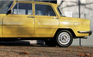 Image 11/22 de Alfa Romeo Giulia Nuova Super 1300 (1975)