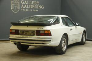 Obraz 32/50 pojazdu Porsche 944 (1986)