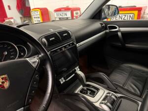 Image 10/16 de Porsche Cayenne Turbo (2003)